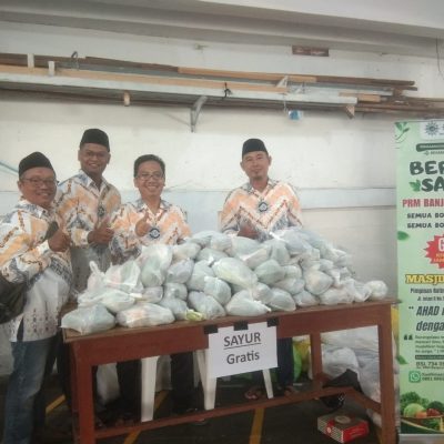 Berbagi Sayur PRM Banjarsari PPS, Meriahkan Pengajian Dwiwulanan PCM dan ‘Aisyiyah Manyar Gresik
